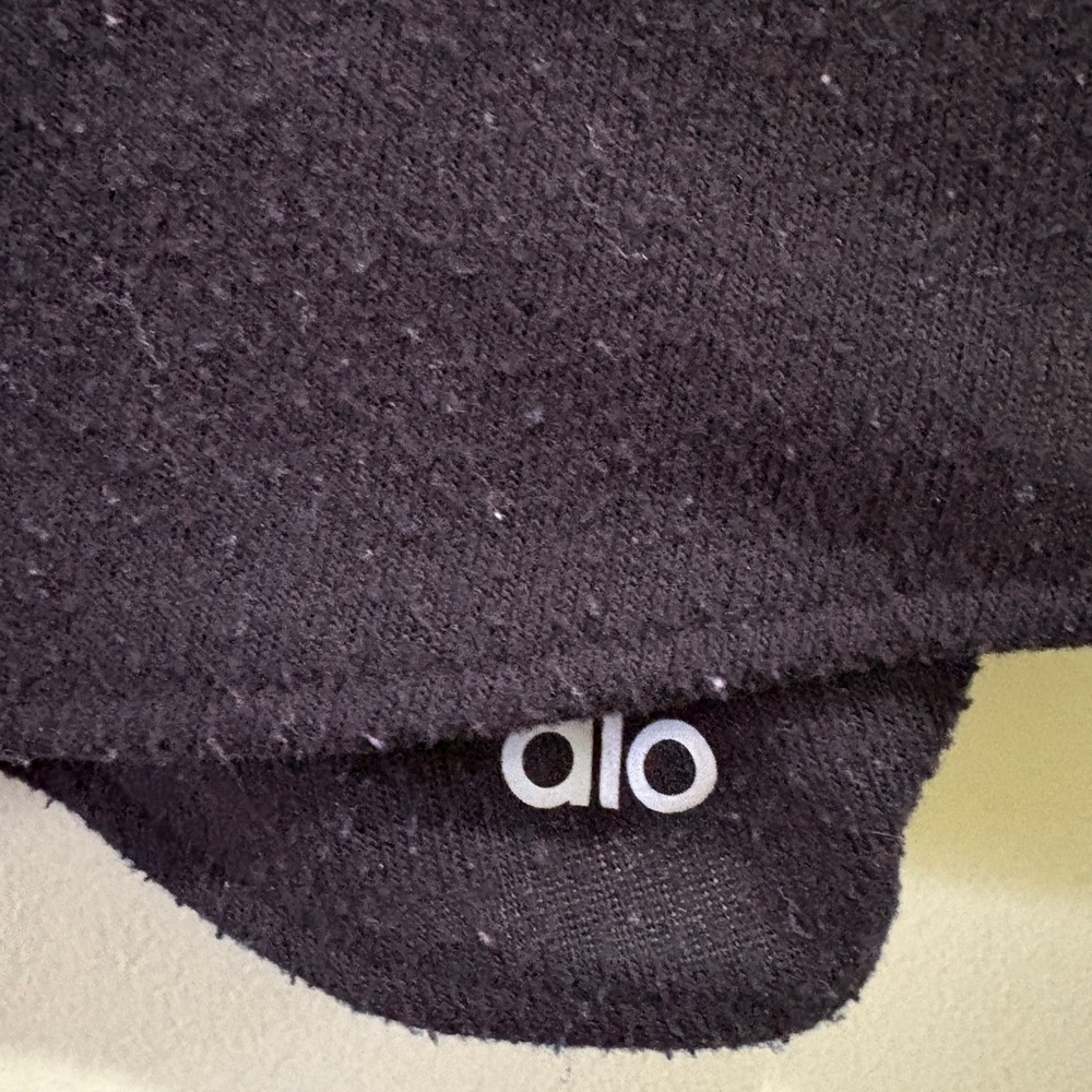 ALO Yoga Elegant Black Long Sleeve Crop Top - Picture 3 of 5